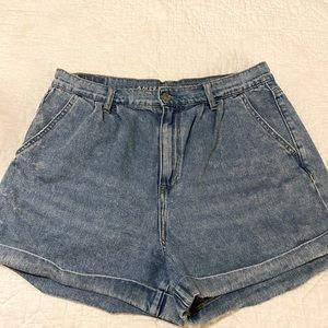 Women’s American Eagle mom shorts